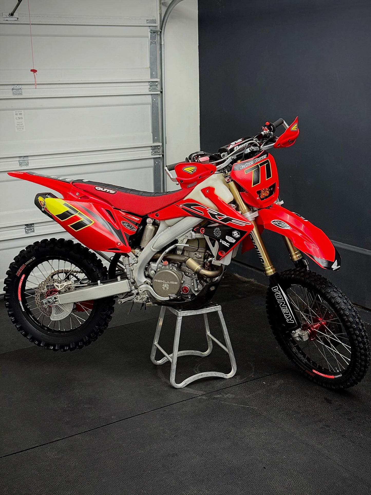 Full Custom Graphics